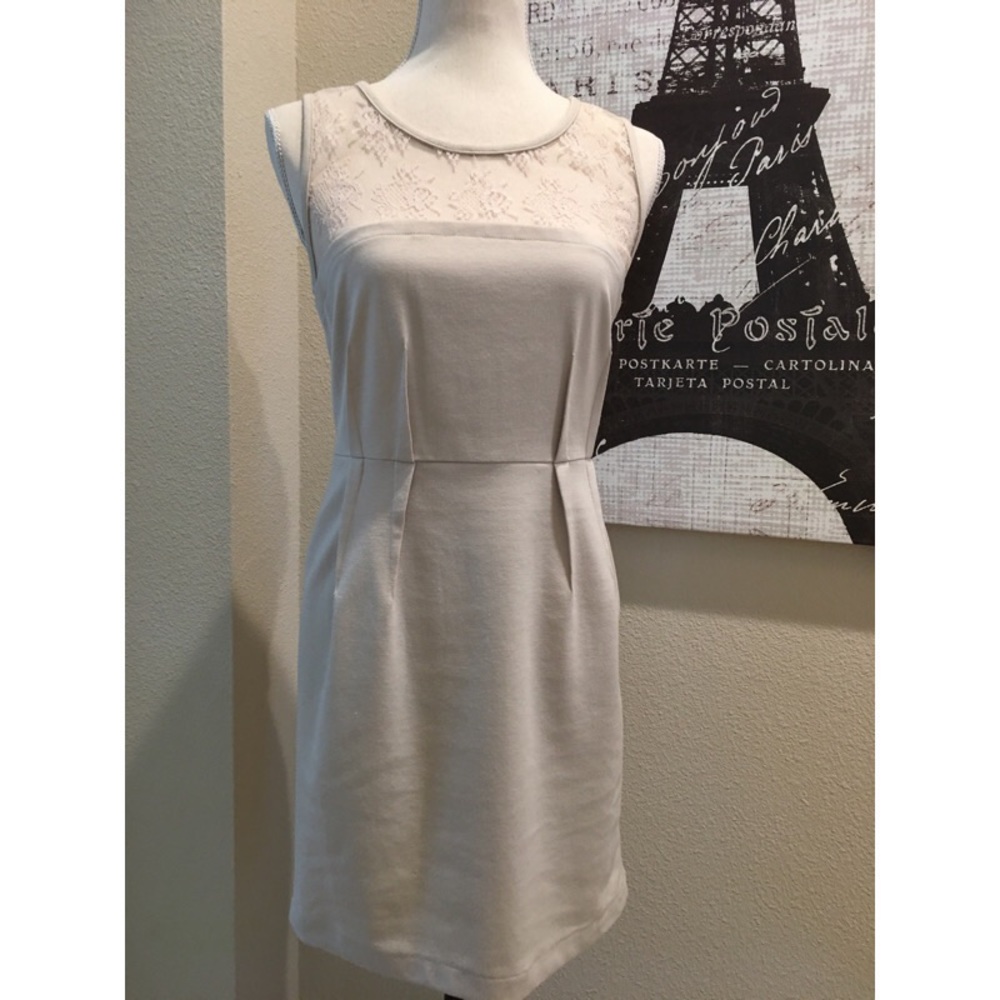 🌷💐Lovely beige lace, zipper dress